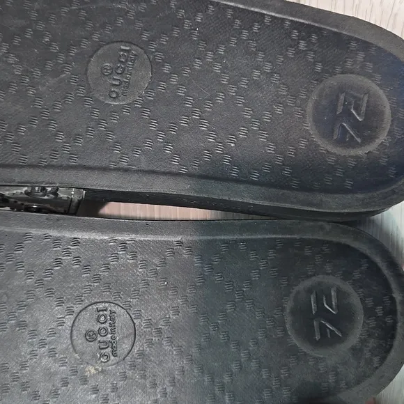 Gucci Women Pursuit Black Slide Sandals Iconic Logo Slide Shoes Sz 8
