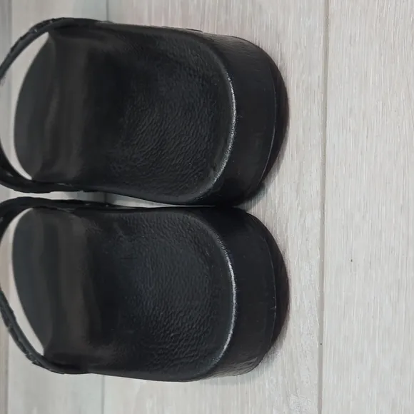 Gucci Women Pursuit Black Slide Sandals Iconic Logo Slide Shoes Sz 8