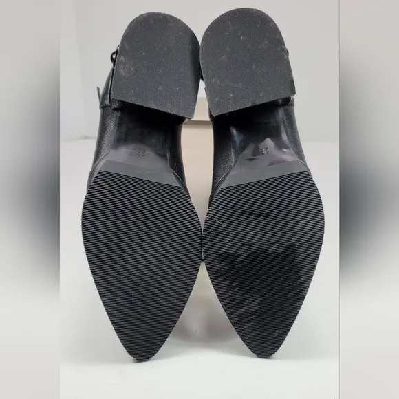 GUERO Leather Cut Out Ankle Boots. Gorgeous.