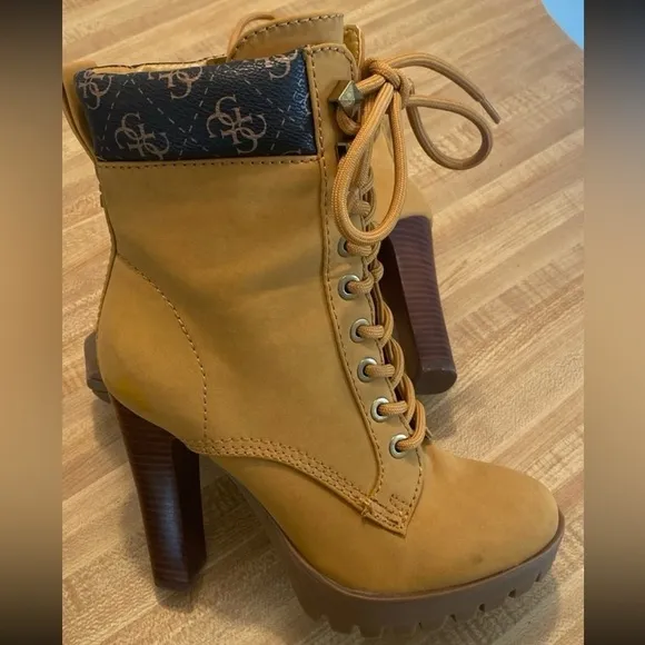 Guess boots size 5.5