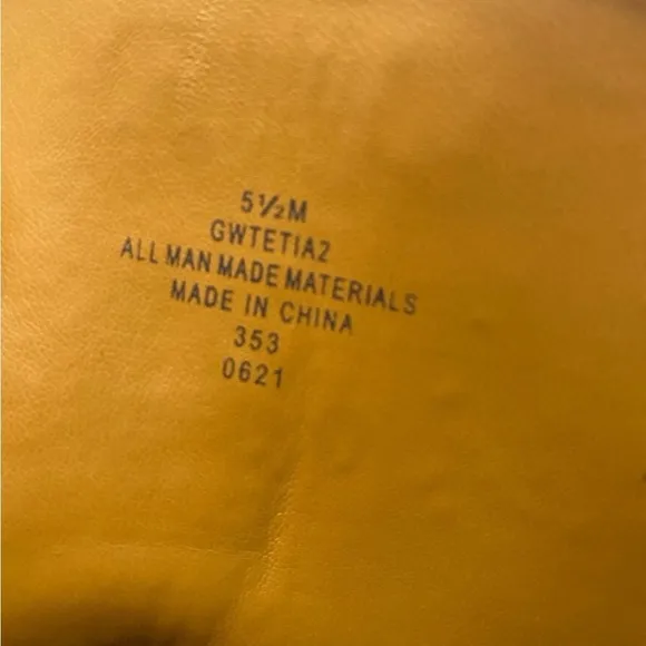 Guess boots size 5.5