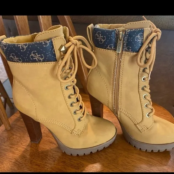 Guess boots size 5.5