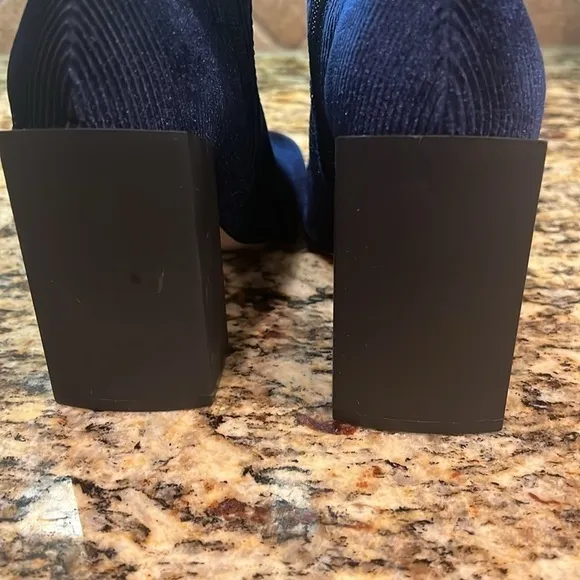 H by Halston Kandi Blue Corduroy Ankle Boots Size 6 NEW