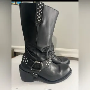 Harley Davidson Black Leather Boots Rhinestone Studded Zip Heeled Women’s 7.5