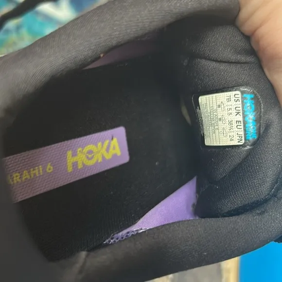 HOKA Arahi 6 Running Shoes 7B Like New with Original Box