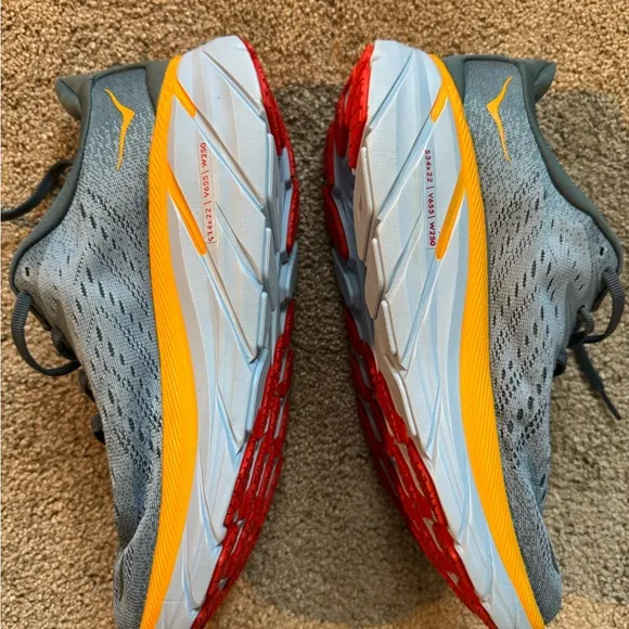 Hoka CLIFTON 8 (size 8.5) Gray and Yellow Running Shoes