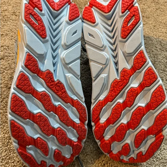 Hoka CLIFTON 8 (size 8.5) Gray and Yellow Running Shoes