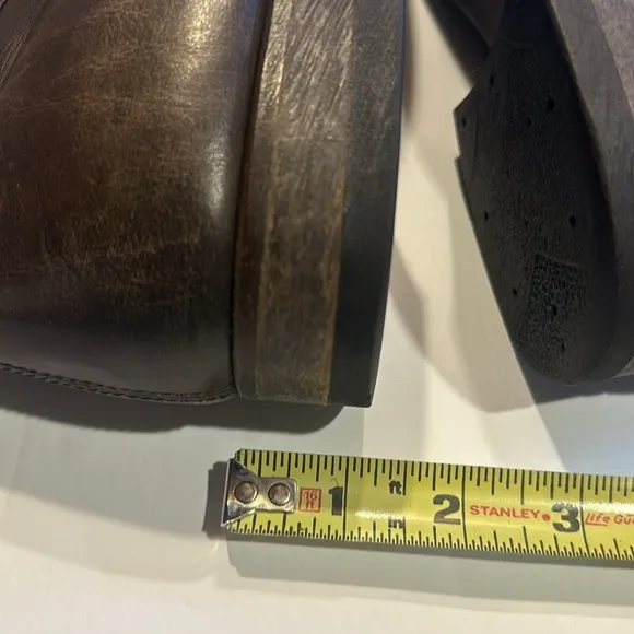 Hollywood Trading Co HTC brown leather ankle boots w side adjust buckle Italian