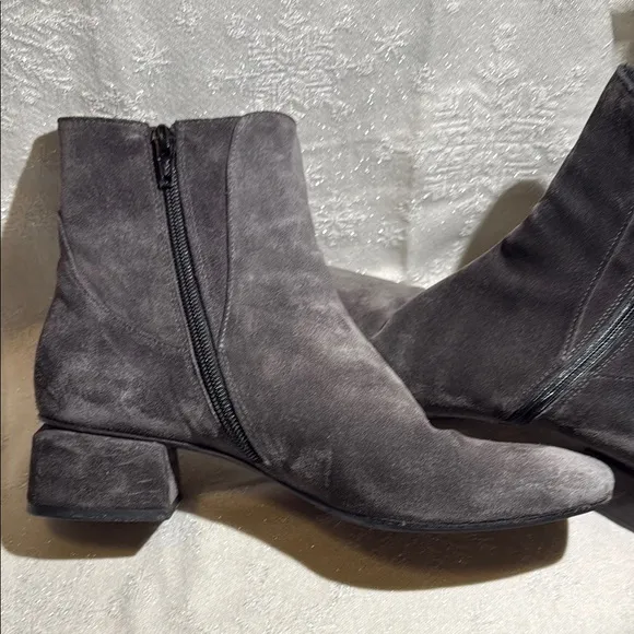 Homers Artisan sz 38.5 Elegant Gray Women's Ankle Boots