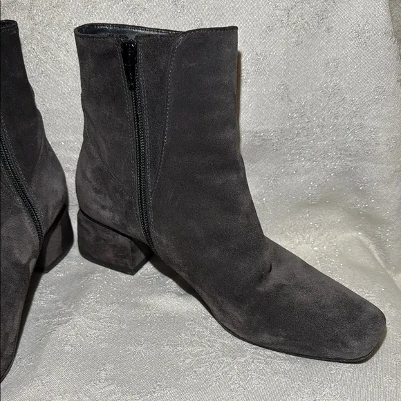 Homers Artisan sz 38.5 Elegant Gray Women's Ankle Boots