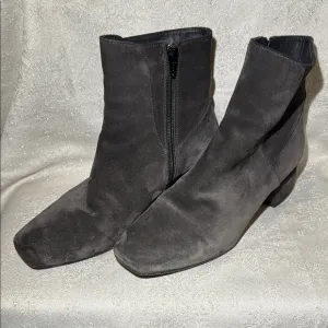 Homers Artisan sz 38.5 Elegant Gray Women's Ankle Boots