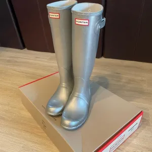 Hunter Metallic Silver Boots