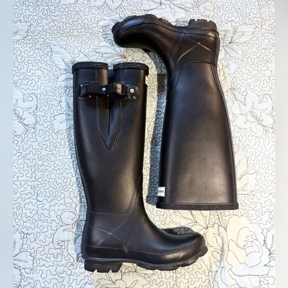 HUNTER Women's Original Tall Rain Boots in Black  Sz 6
