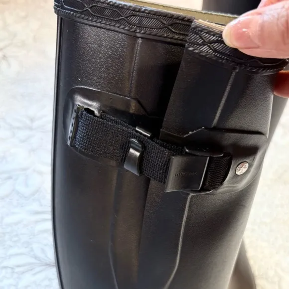 HUNTER Women's Original Tall Rain Boots in Black  Sz 6