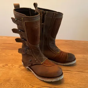 ICON ELSINORE MOTORCYCLE BOOTS SIZE 9.5