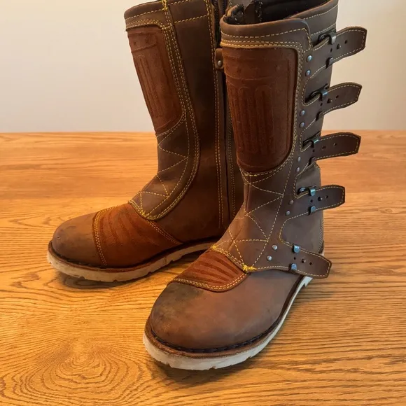 ICON ELSINORE MOTORCYCLE BOOTS SIZE 9.5