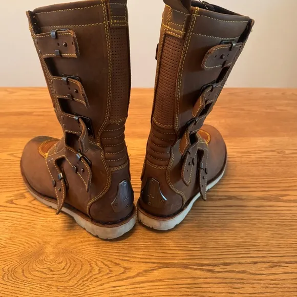 ICON ELSINORE MOTORCYCLE BOOTS SIZE 9.5