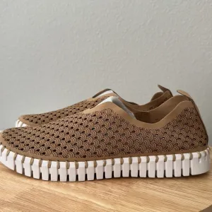 Ilse Jacobsen Perforated Slip-On Shoes -Tulip