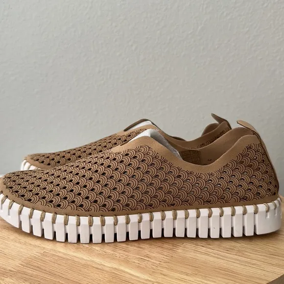 Ilse Jacobsen Perforated Slip-On Shoes -Tulip