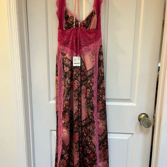 Intimately By Free People Pink Lace Slip dress sz small NWT retails $128