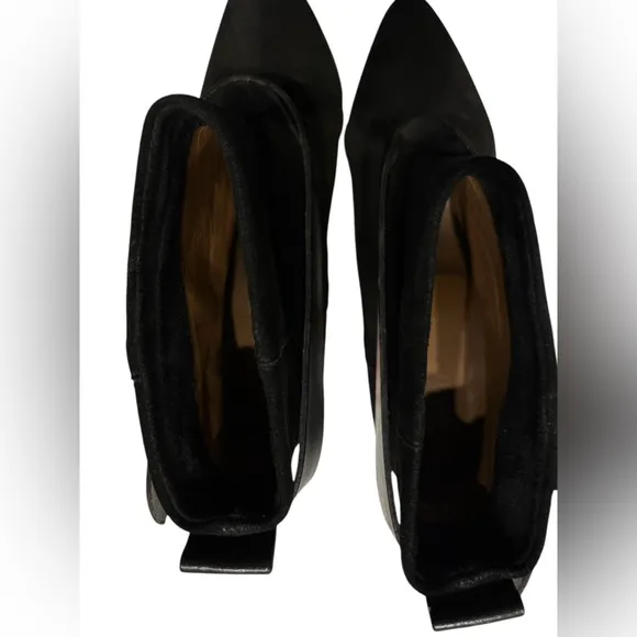 IRO Black Heeled Boots with Sleek Design