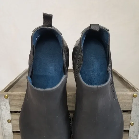 Ishu Mens Ankle Black Rain boots Sz 9 Rubber ITALY Waterproof Shoes