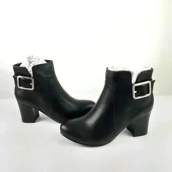 Italian Shoemakers Ankle boots Size 6 NWT
