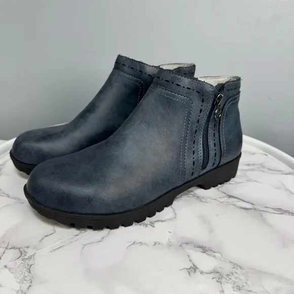 J Sport Women’s Ankle Boots sz 9 NEW Display Item # H867