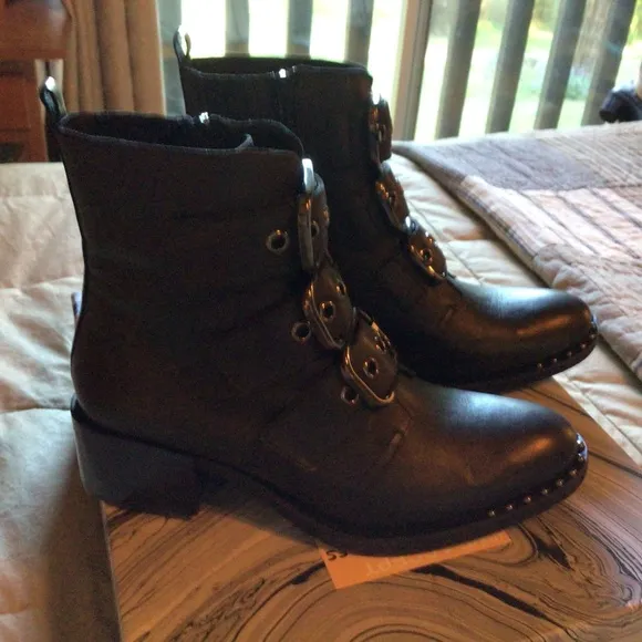 JEFFREY.CAMPBELL/TODD.BUCKLE.BOOTS