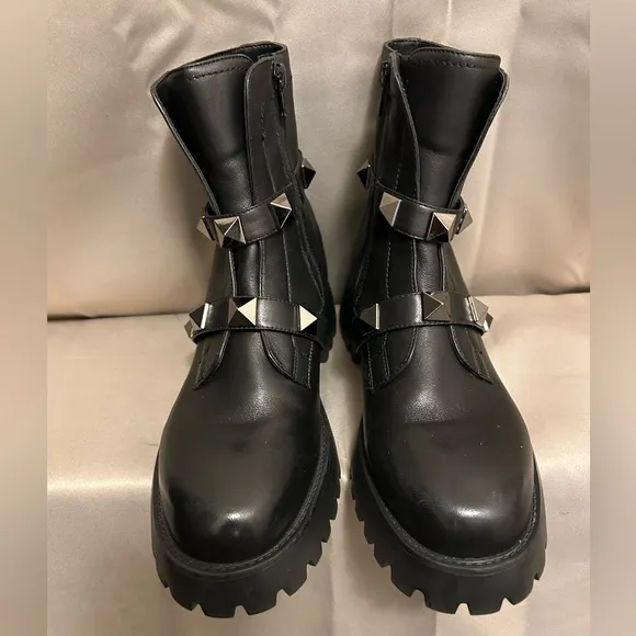JILDOR Black Leather “Zinky” Rubber Lug Sole Moto Booties sz.7 1/2