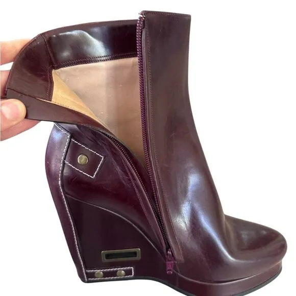 JIL SANDER Leather Ankle Wedge Boots in Burgundy 40