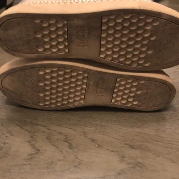 Johnston and Murphy women’s leather tennis shoes