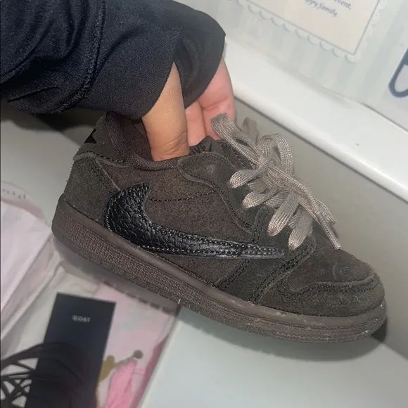 Jordan 1 Low OG TD 'Velvet Brown' Kids Shoes