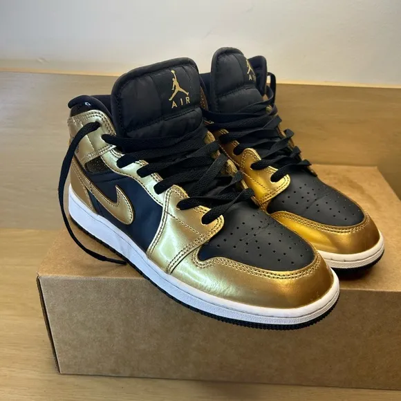 Jordan 1 SE Mid Metallic Gold Black Shoes - Size 7Y - Worn 1x