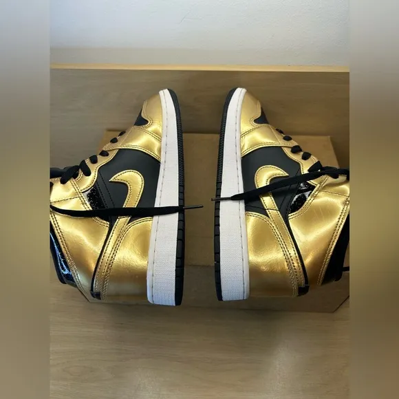 Jordan 1 SE Mid Metallic Gold Black Shoes - Size 7Y - Worn 1x