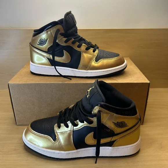 Jordan 1 SE Mid Metallic Gold Black Shoes - Size 7Y - Worn 1x