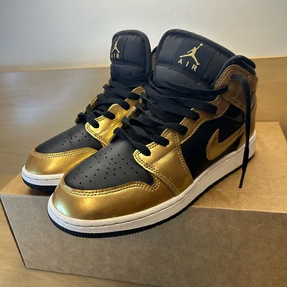 Jordan 1 SE Mid Metallic Gold Black Shoes - Size 7Y - Worn 1x