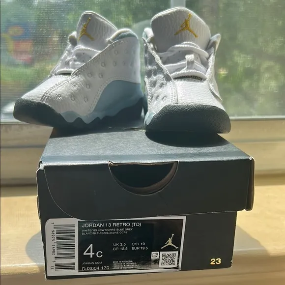 Jordan 13 Retro Kids' Shoes - White and Gold