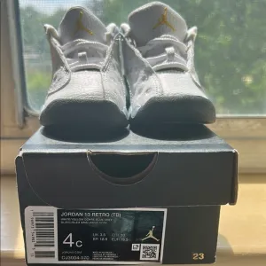 Jordan 13 Retro Kids' Shoes - White and Gold