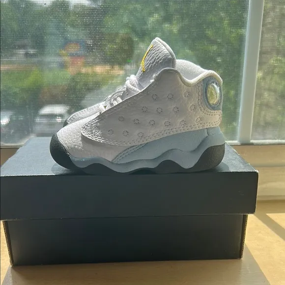 Jordan 13 Retro Kids' Shoes - White and Gold