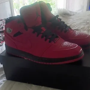 Jordan Athletic Shoes Red and Black