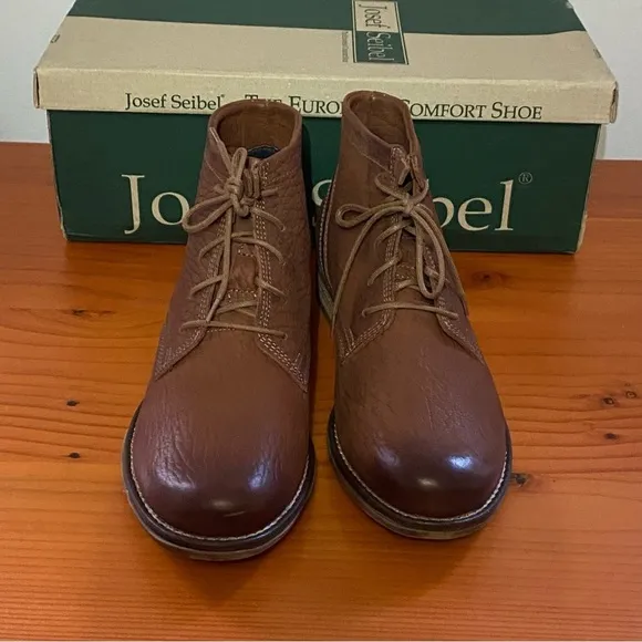 Josef Seibel Sienna 03 castagne brown chukka boot. Premium leather and comfort