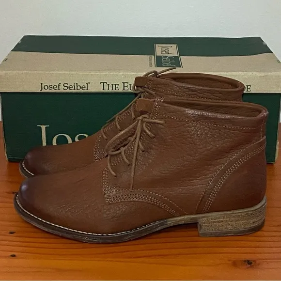 Josef Seibel Sienna 03 castagne brown chukka boot. Premium leather and comfort