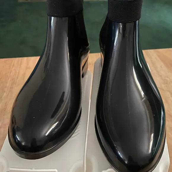 Juicy Couture Women’s Ankle Black Boots