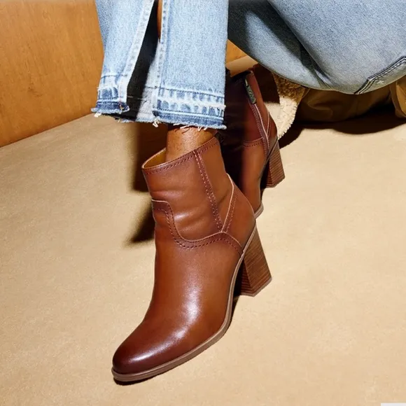 Kalina Ankle Bootie by Naturaluzer size 10