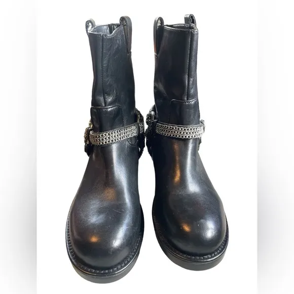 Karl Lagerfeld Paris Black Leather Vernet Motorcycle Boots W/Chain Harness, 6.5