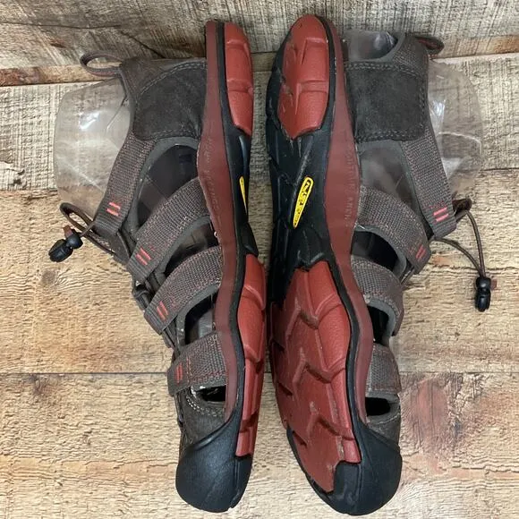 Keen Clearwater CNX Sandals Hiking Water Shoes Raven Burnt Henna Size 10