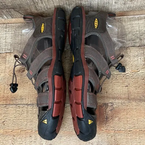 Keen Clearwater CNX Sandals Hiking Water Shoes Raven Burnt Henna Size 10
