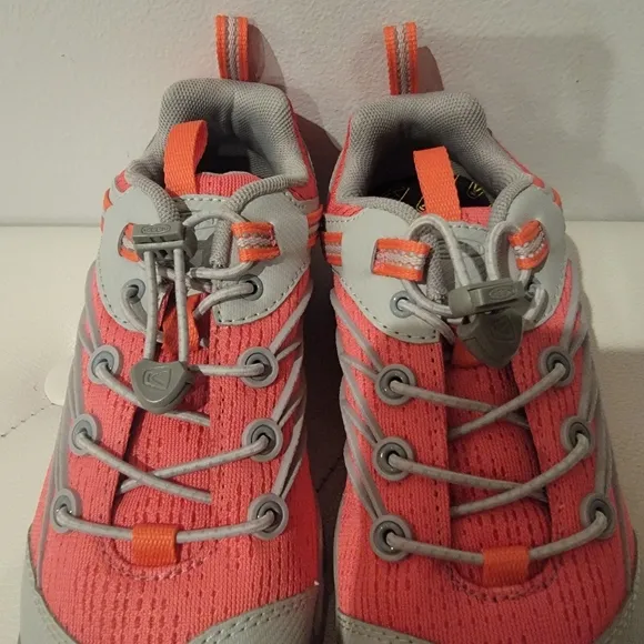 KEEN Kids Pink and Gray Hiking Shoes Sneakers Size 1 NWOB