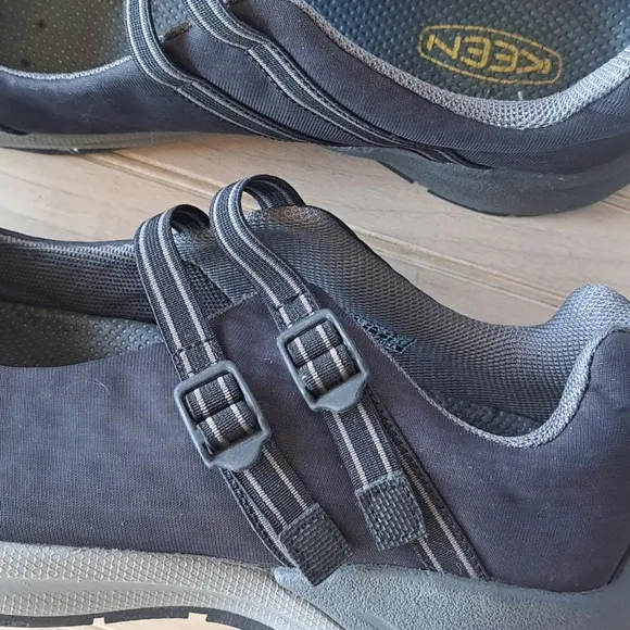 Keen Malibu Double Strap Mary Jane Trail Hiking Camping Comfort Durable Shoe